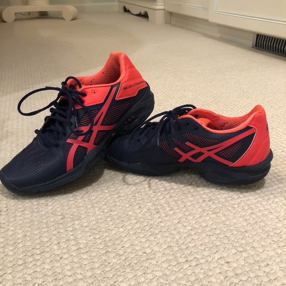 ASICS tennis shoes